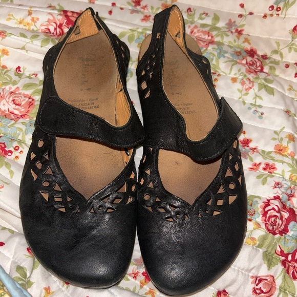 Think! Leather Mary Jane Slip On’s - Picture 5 of 10